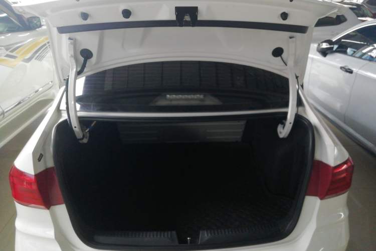 Used Volkswagen Santana 2016 1.6L Manual Fashion Edition
