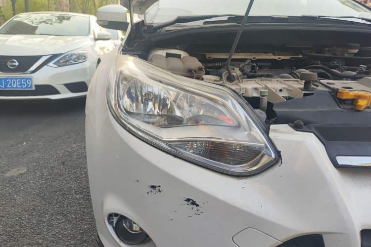 Used Ford Focus 2015 Sedan 1.6L Automatic Comfort Model Right Front Headlight