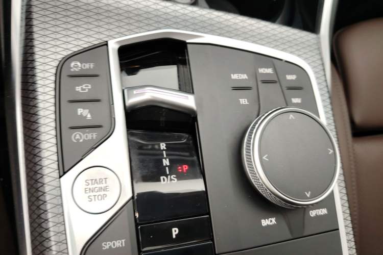 Used BMW 3 Series 2023 325i M Sport Night Edition Package Gear Lever