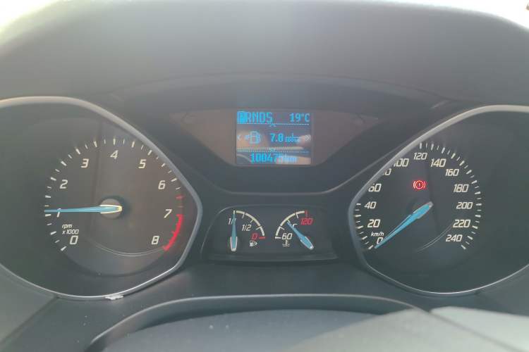 Used Ford Focus 2012 Sedan 1.6L Automatic Fashion Edition
