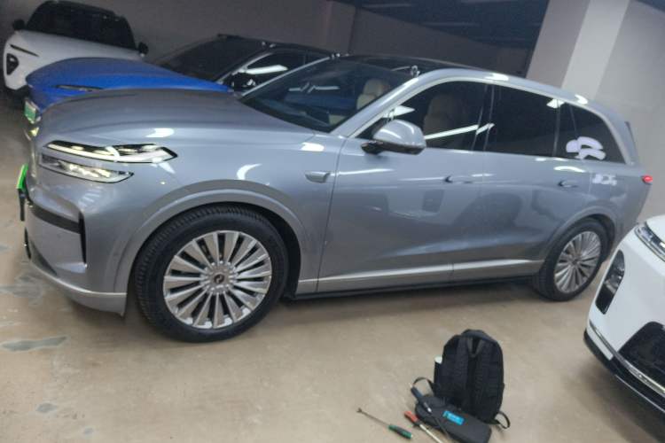 Used ONVO Luxeed L90 2025 Model—Ultra Six-Seater Version
