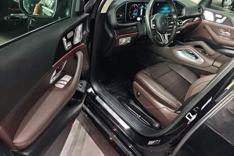 Used Mercedes-Benz GLE 2021 GLE 350 4MATIC Stylish Model Driver Seat