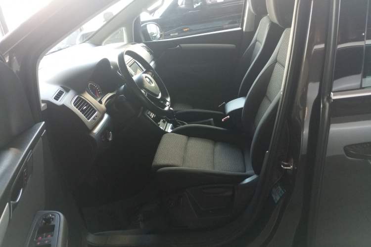 Used Volkswagen Sharan 2018 Revised Version 380TSI Comfort Edition 7-Seater
