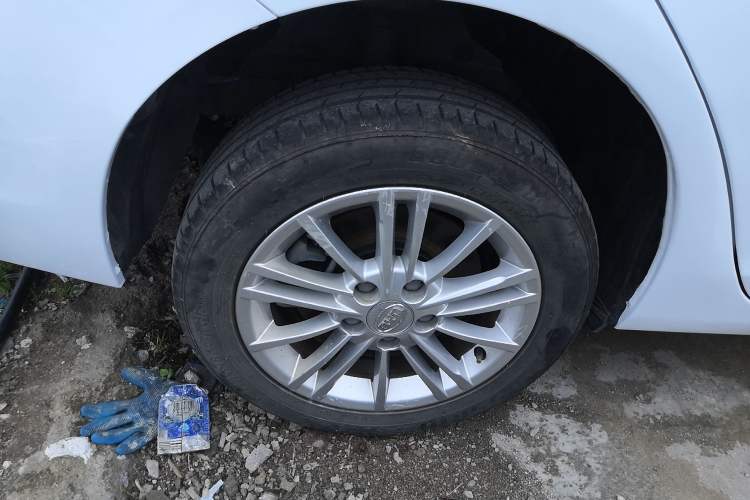Used BYD e5 2017 300 Prestige Edition Right Rear Wheel Hub