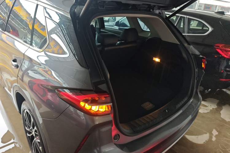 Used GAC Trumpchi GS4 PLUS 2021 390T Automatic Nebula Edition Trunk