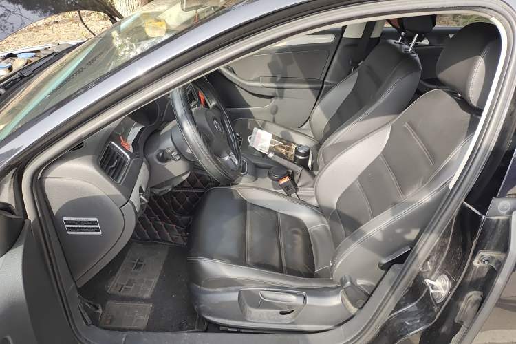 Used Volkswagen Sagitar 2014 1.6L Manual Comfort Model