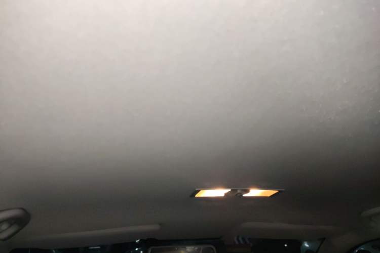 Used Volkswagen Gran Lavida 2013 1.6L Automatic Fashion Model