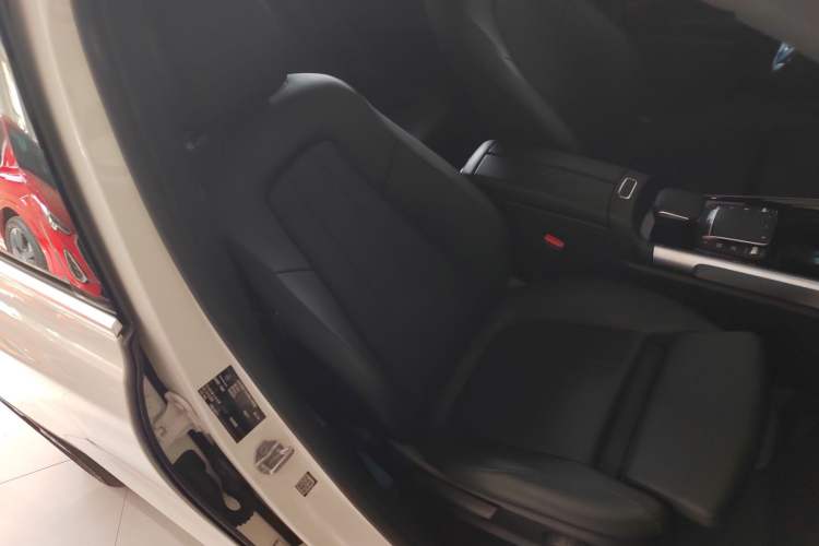 Used Mercedes-Benz GLB 2022 GLB 200 Dynamic Edition Right Front Seat