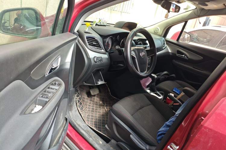 Used Buick Encore 2015 1.4T Automatic Two-Wheel Drive Urban Elite Version
