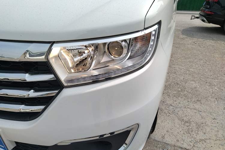 Used JAC Refine M3 2022 PLUS IKEA Edition 1.8L Comfort Version
