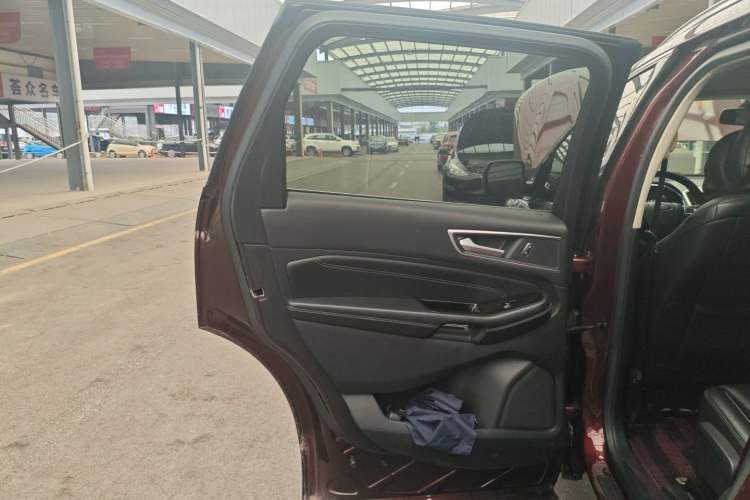 Used Ford Edge 2018 EcoBoost 245 Four-Wheel Drive Titanium 7-Seater
