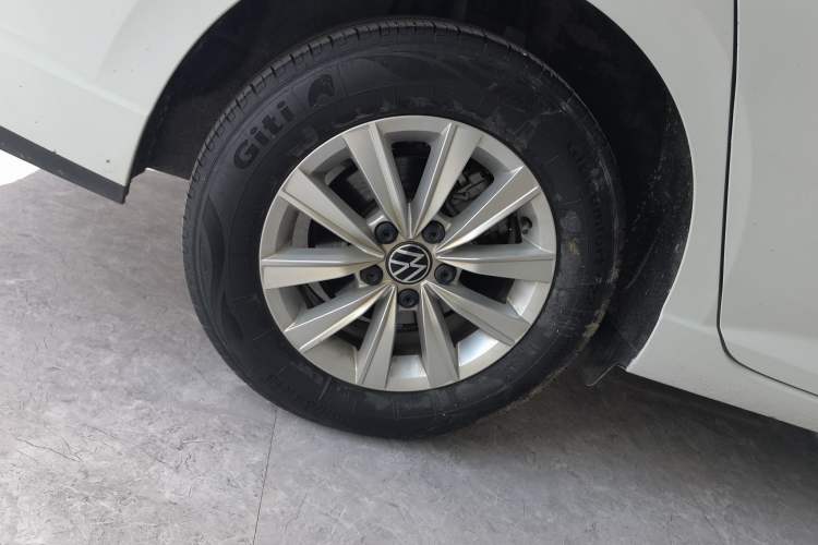 Used Volkswagen Lavida 2023 1.5L Automatic De Yi Edition Right Rear Wheel Hub