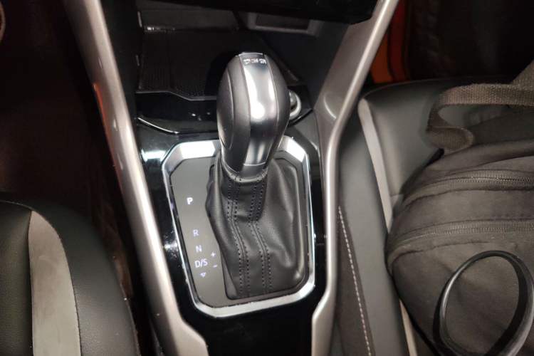 Used Volkswagen T-ROC 2020 280TSI DSG Two-Wheel-Drive Elite Version