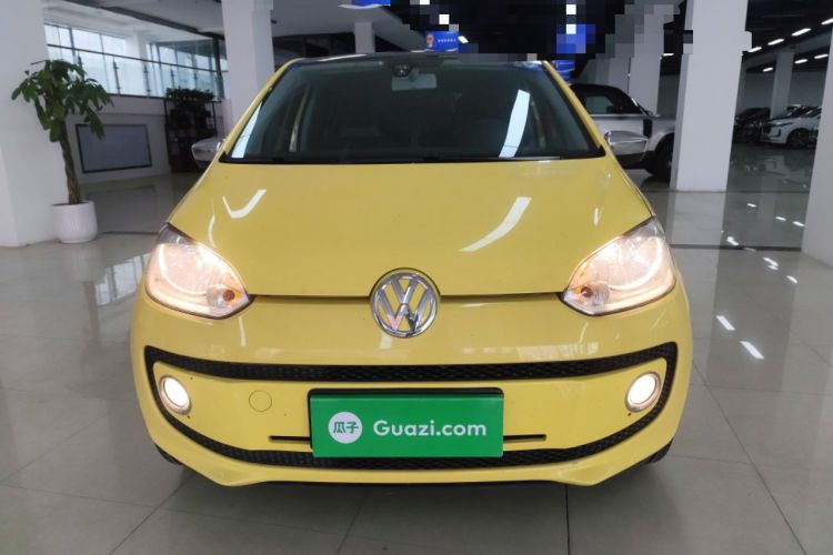 Used Volkswagen up! 2015 1.0L go high!
