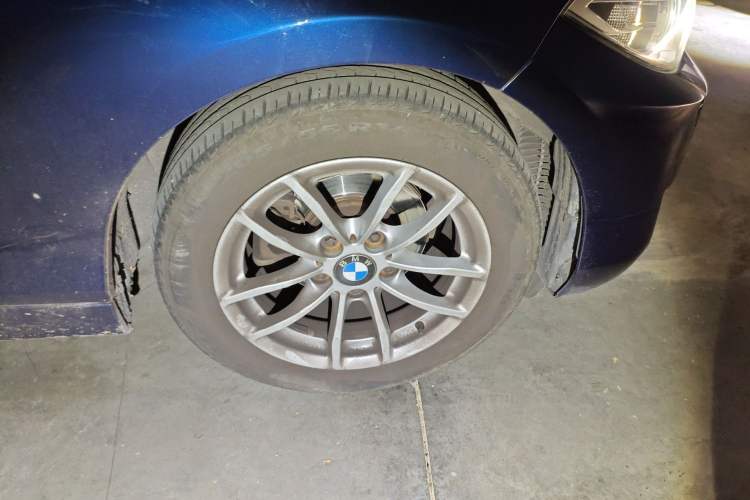 Used BMW 2 Series 2015 218i Convertible Coupe Right Front Wheel Hub