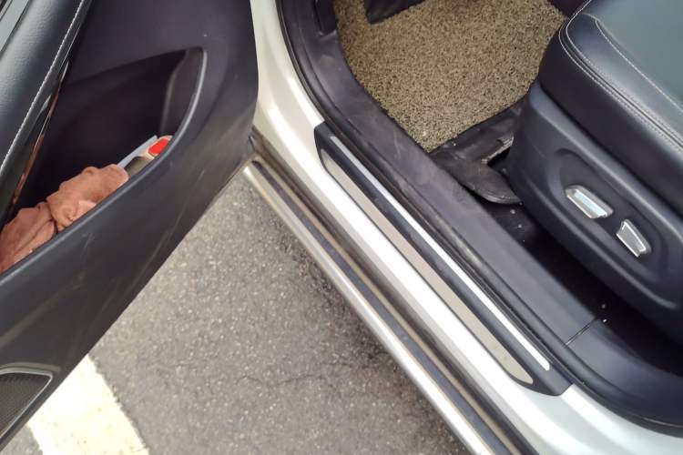 Used Zotye SR7 2016 1.5T CVT Cube Heart Edition China IV Standard
