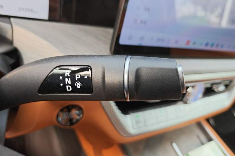 Used Tank 500 New Energy 2026 Model—Hi4-Z Smart Enjoyment Version Gear Lever