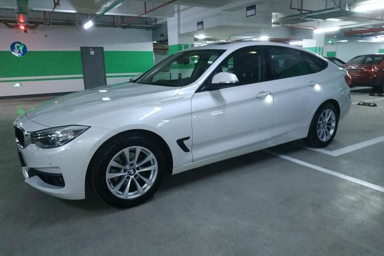 Used BMW 3 Series GT 2014 320i Leading Model
