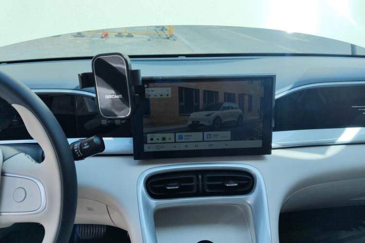 Used Geely Galaxy Geome 2025 410 km Free Version Audio And AC Panel