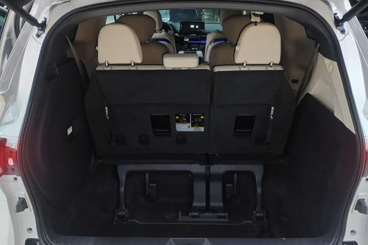 Used Toyota Sienna 2024 2.5L Hybrid Prestige Deluxe Edition