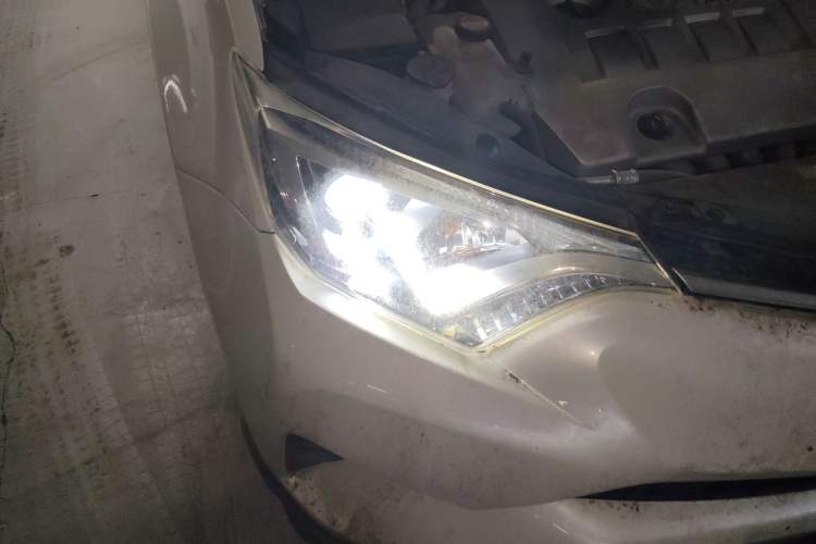 Used Toyota RAV4 2016 2.0L CVT Two-Wheel Drive Fashion Edition China V Standard