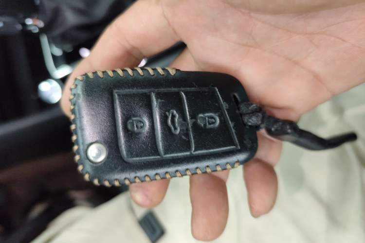 Used Volkswagen Tiguan L 2020 330TSI Automatic Two-Wheel Drive Smart Luxury Edition China VI Standard Vehicle Key