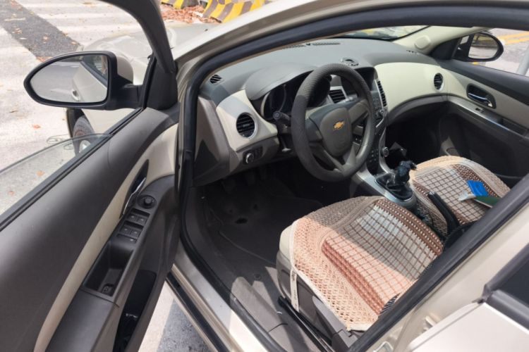 Used Chevrolet Cruze 2015 1.5L Classic SL MT Driver Seat