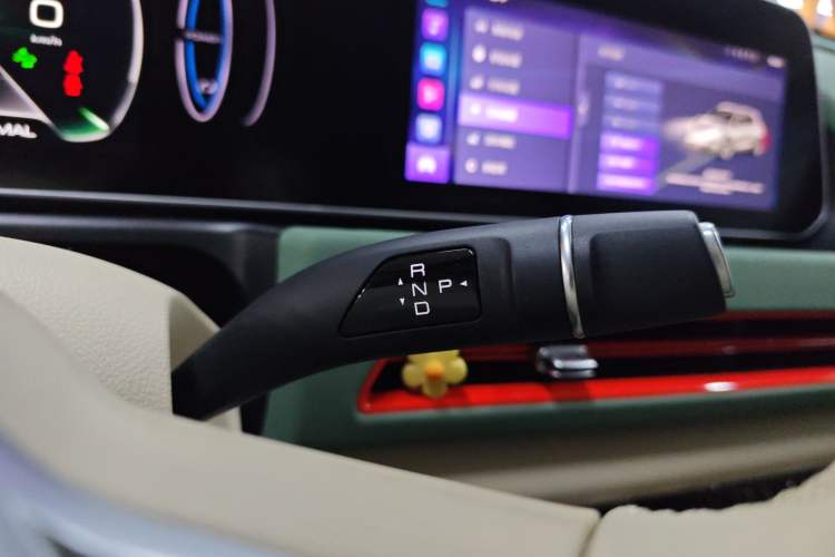 Used ORA Good Cat 2023 401 km Standard Range Luxury Version Lithium Iron Phosphate