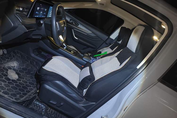 Used Venucia V 2022 260T Black Horse Edition · Idol Left Front Seat