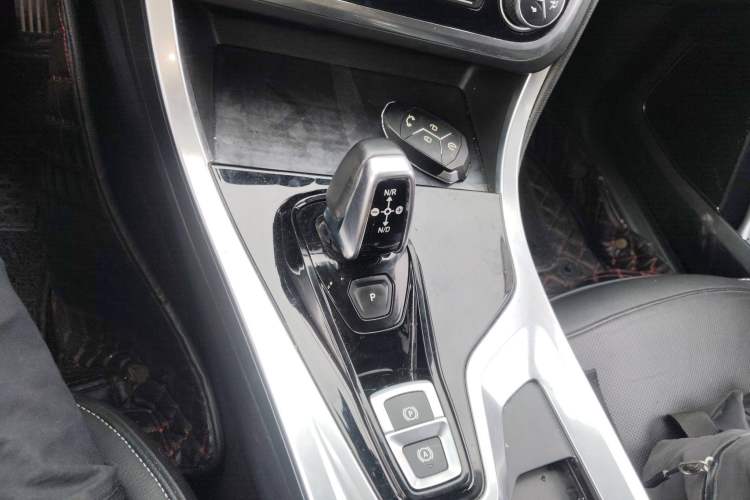 Used Lynk & Co 01 2017 2.0T Two-Wheel Drive Pro Edition Gear Lever