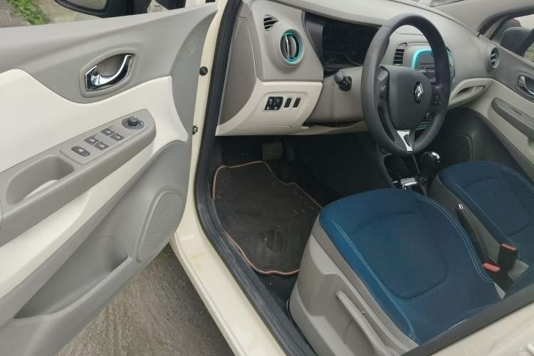 Used Renault Captur 2015 1.2T Automatic Standard Edition Driver Seat