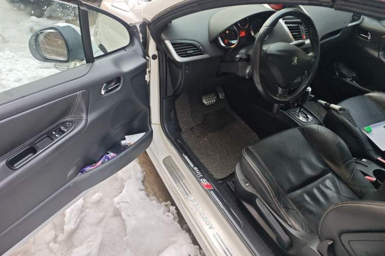 Used Peugeot 207 2013 1.6L CC Automatic Fashion Edition
