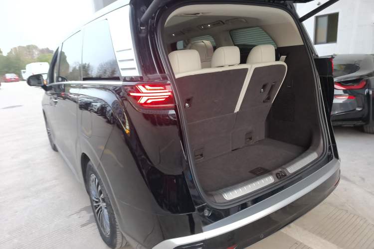 Used Denza D9 2024 DM-i 980 Four-Wheel Drive Flagship Model
