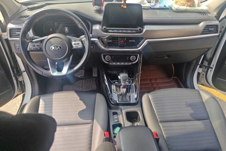 Used Kia Sportage R 2019 2.0L Automatic Smart Luxury Edition Center Console