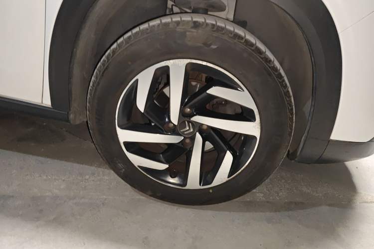 Used Citroen C3-XR 2015 1.6L Automatic Pioneer Model Right Front Wheel Hub