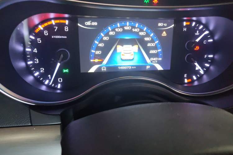 Used Haval H8 2017 2.0T Gasoline Two-Wheel Drive Smart Edition
