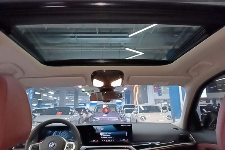 Used BMW i3 2024 eDrive 35 L
