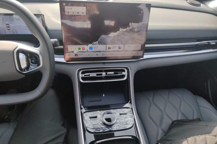 Used Geely Galaxy A7 2025 Model EM-i 150km Exploration+ Edition Audio And AC Panel