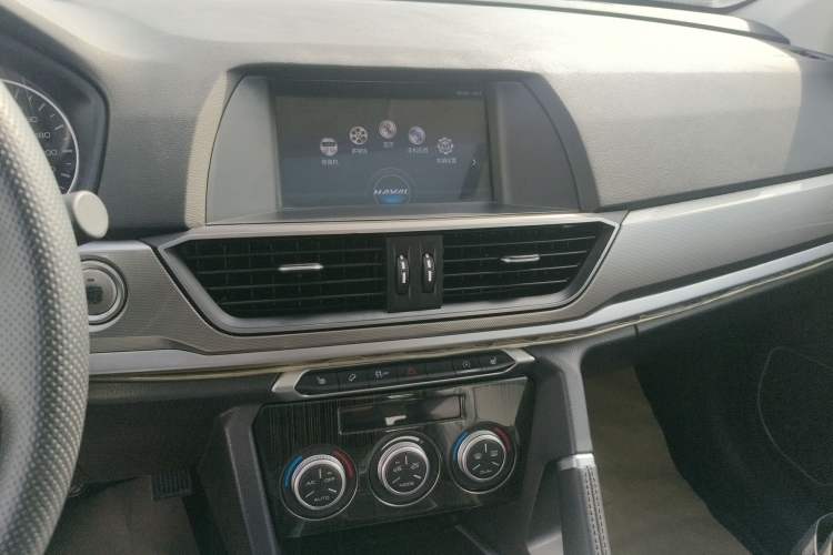 Used Haval H6 2018 Sport Edition 1.5T Automatic Two-Wheel Drive Elite Model China V Standard Audio And AC Panel