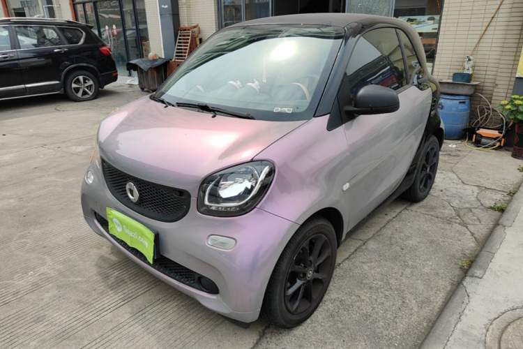Used smart fortwo 2015 1.0L 52 kW hardtop Dynamic version