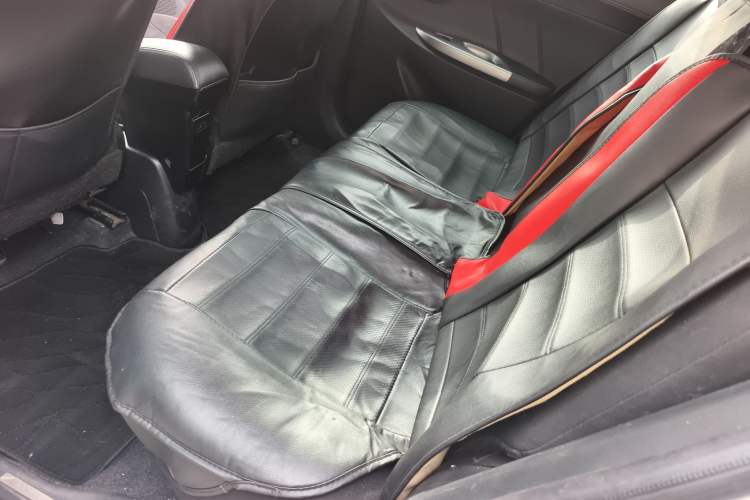 Used Toyota YARiS L Zhi Xuan 2015 1.5E Automatic Charm Edition
