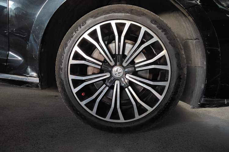 Used Volkswagen Phideon 2019 380TSI Two-Wheel Drive Business Edition China VI Standard