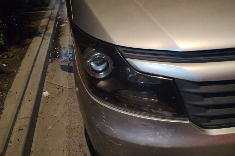 Used CHANGAN KAICHENG Ruixing M70 2019 1.5L Comfort Version 6-Seater China VI Standard Flat Roof Liftback Doors – DAM15KL Right Front Headlight