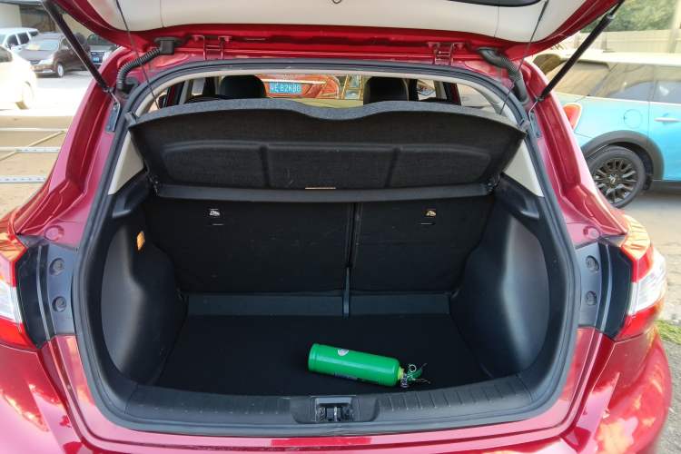 Used Nissan Tiida 2016 1.6L CVT Smart Drive Edition Trunk