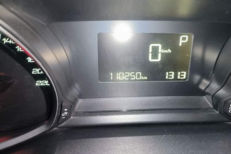 Used Peugeot 308S 2015 1.2T Automatic Jingchi Edition Odometer Close Up