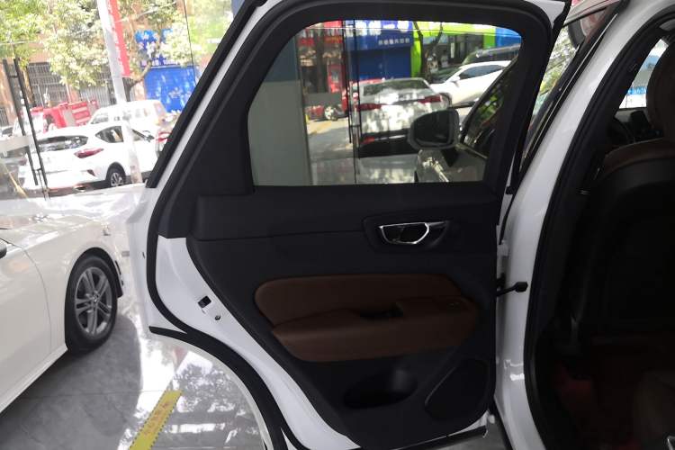 Used Volvo XC60 2020 T5 4x4 Smart Luxury Edition