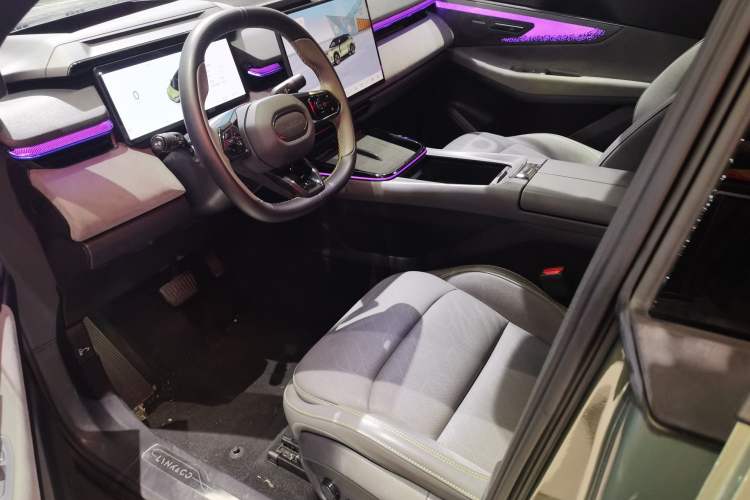 Used Lynk & Co 08 EM-P 2023 220km All-Wheel-Drive Performance Halo