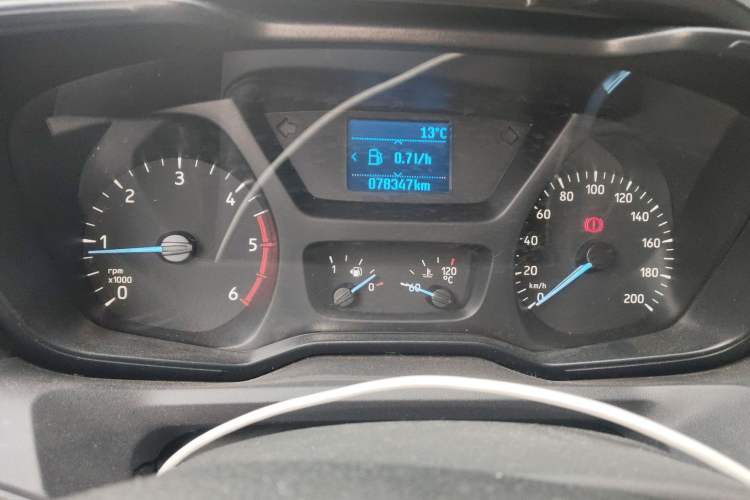 Used Ford Transit 2019 2.0T Diesel Business & Travel Mid-Drive Mid-Roof 7-Seater China VI Standard