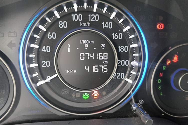 Used Honda Crider 2016 1.8L CVT Luxury Edition Odometer Close Up
