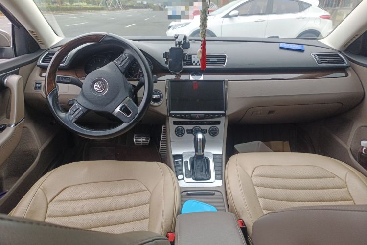 Used Volkswagen Magotan 2015 2.0 TSI Prestige Model
